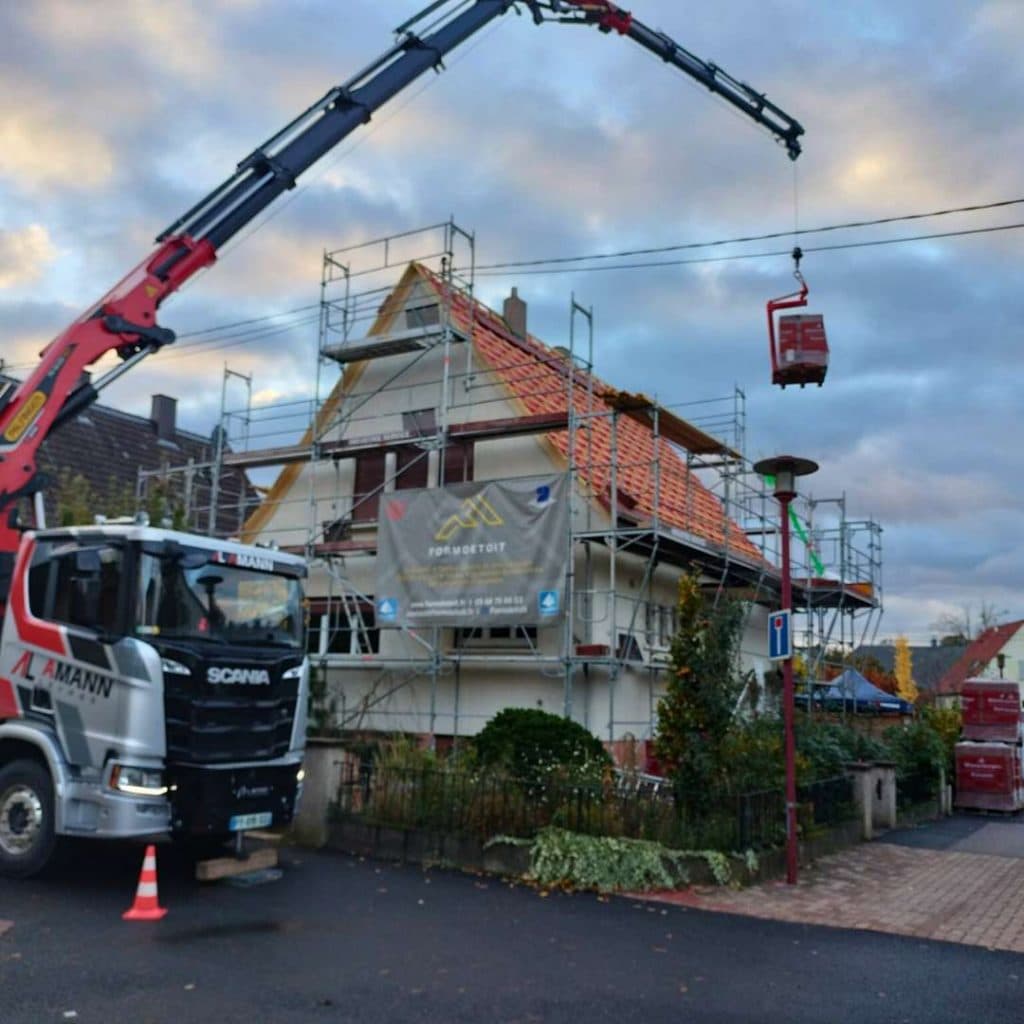 Réfection totale de toiture en tuile Jura Nova avec isolation biosourcée